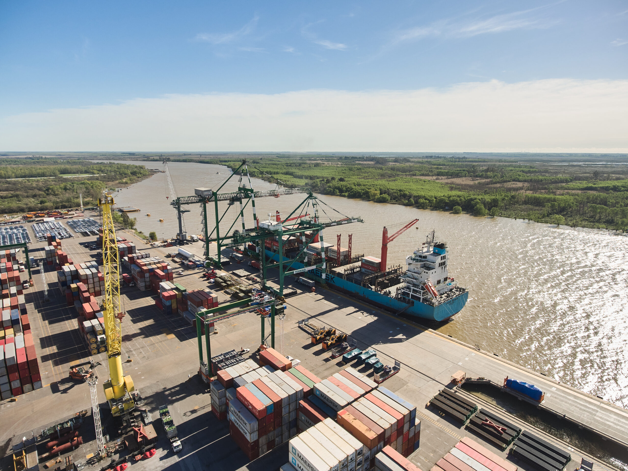 La Terminal Zárate marcó su récord en capacidad de carga de contenedores -  La comunidad logística